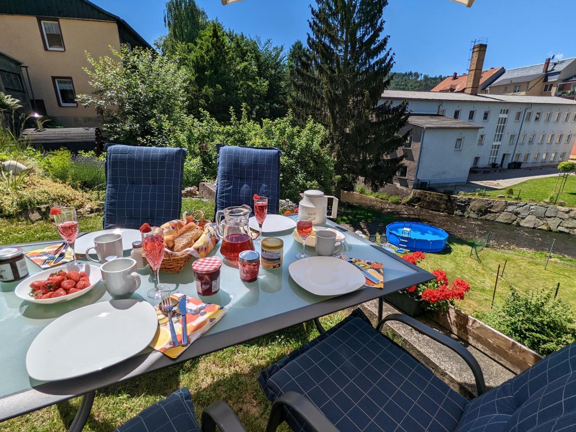 Hw4B - Urlaubsmagie - Zentral Mit Gemeinschaftsgarten, -Pool, -Sauna & Whirlpool Sebnitz Bagian luar foto